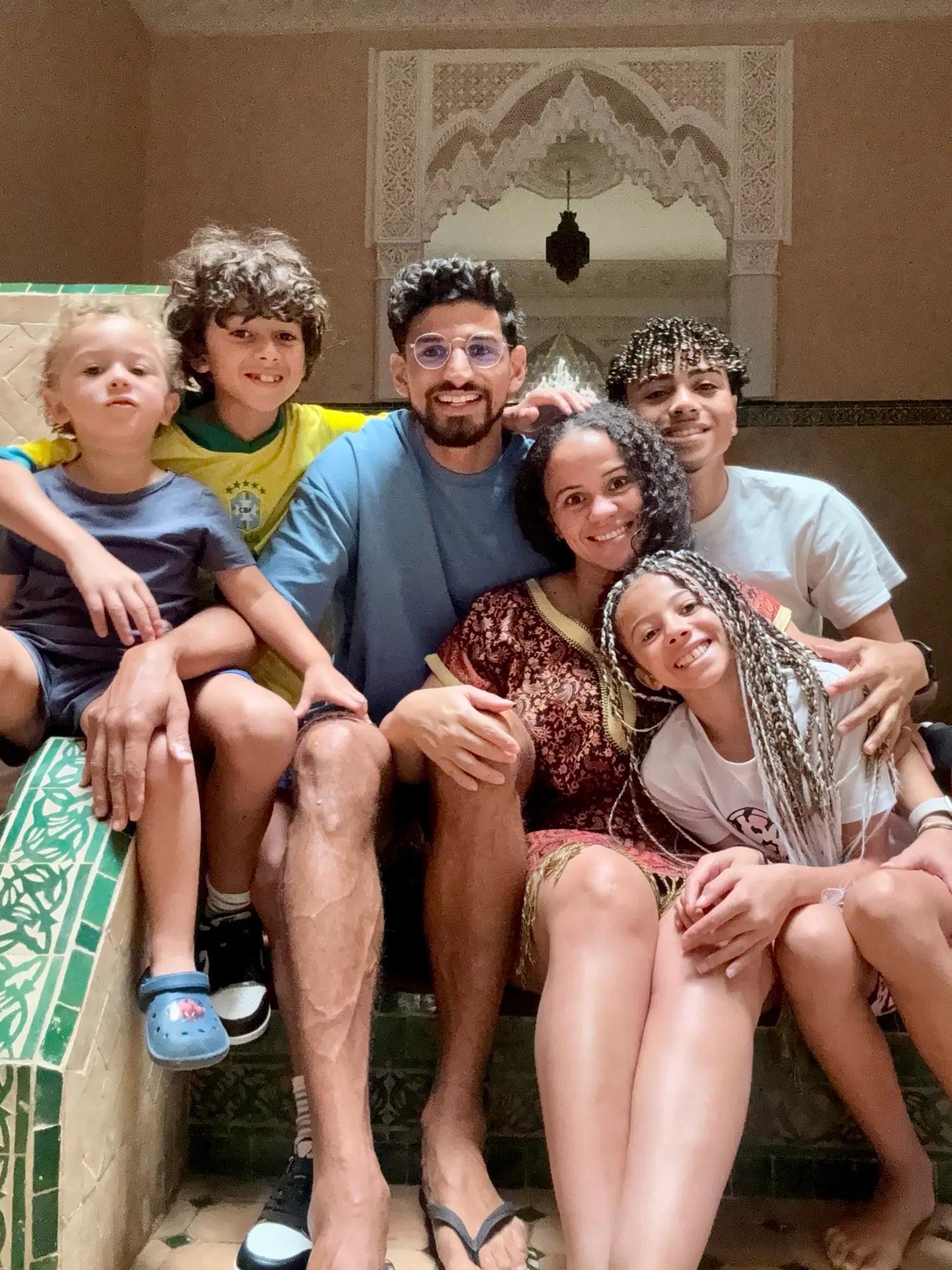 The AdesiivoStudio family